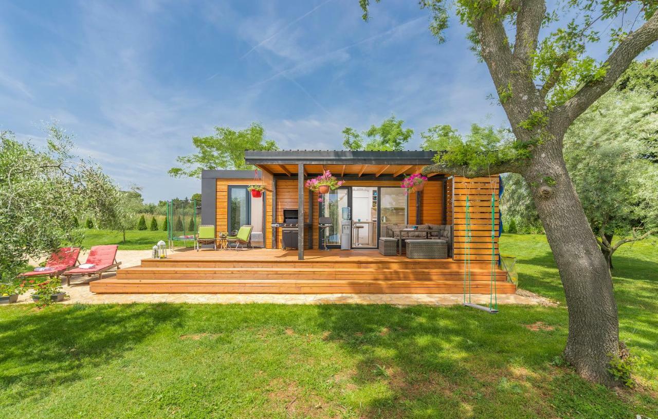 Beach House Ive: Coastal Retreat with Jacuzzi, Pool and Olive Grove Pomer Exterior photo